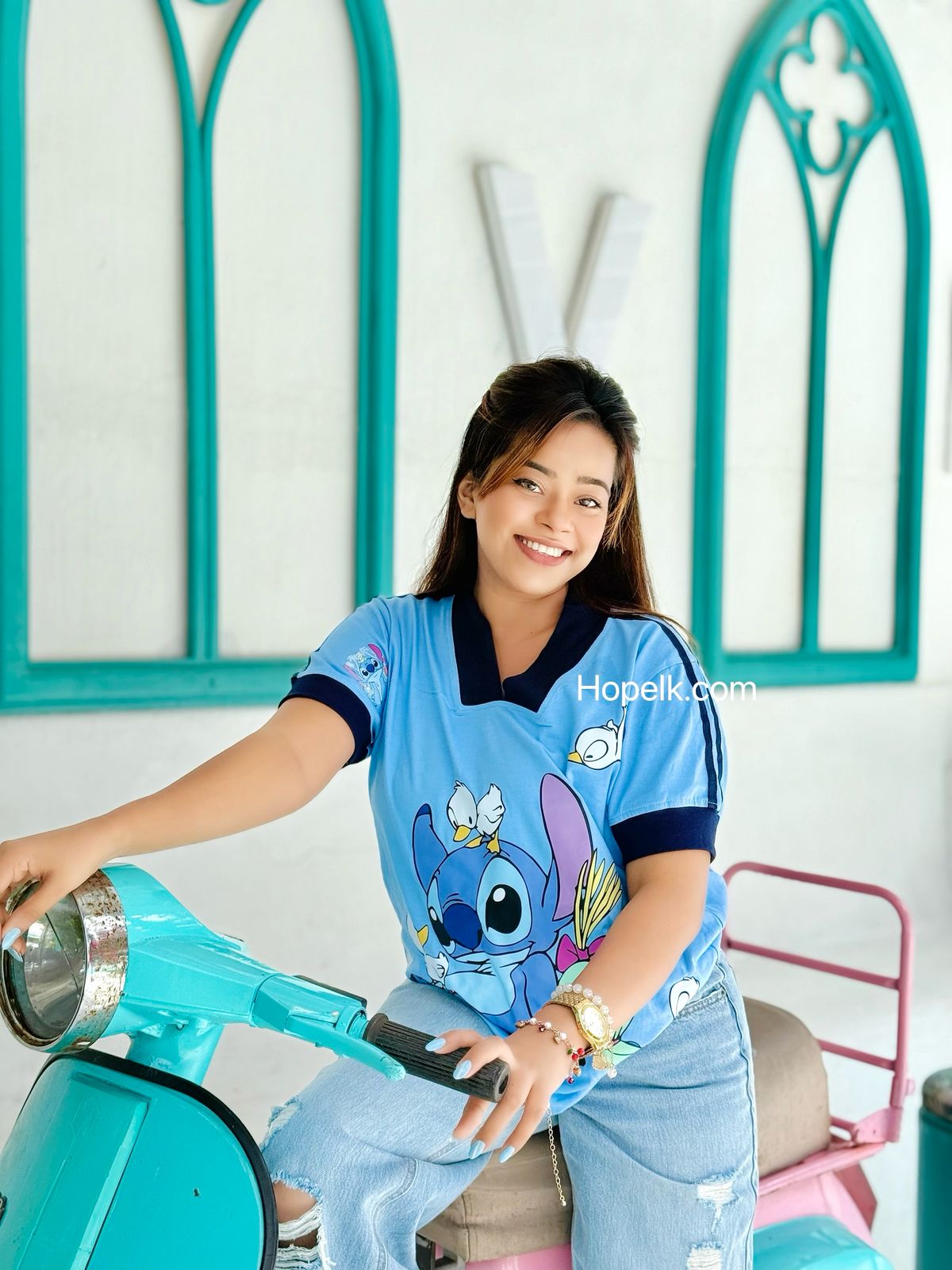 Stitch & Ducks - V Neck T shirts