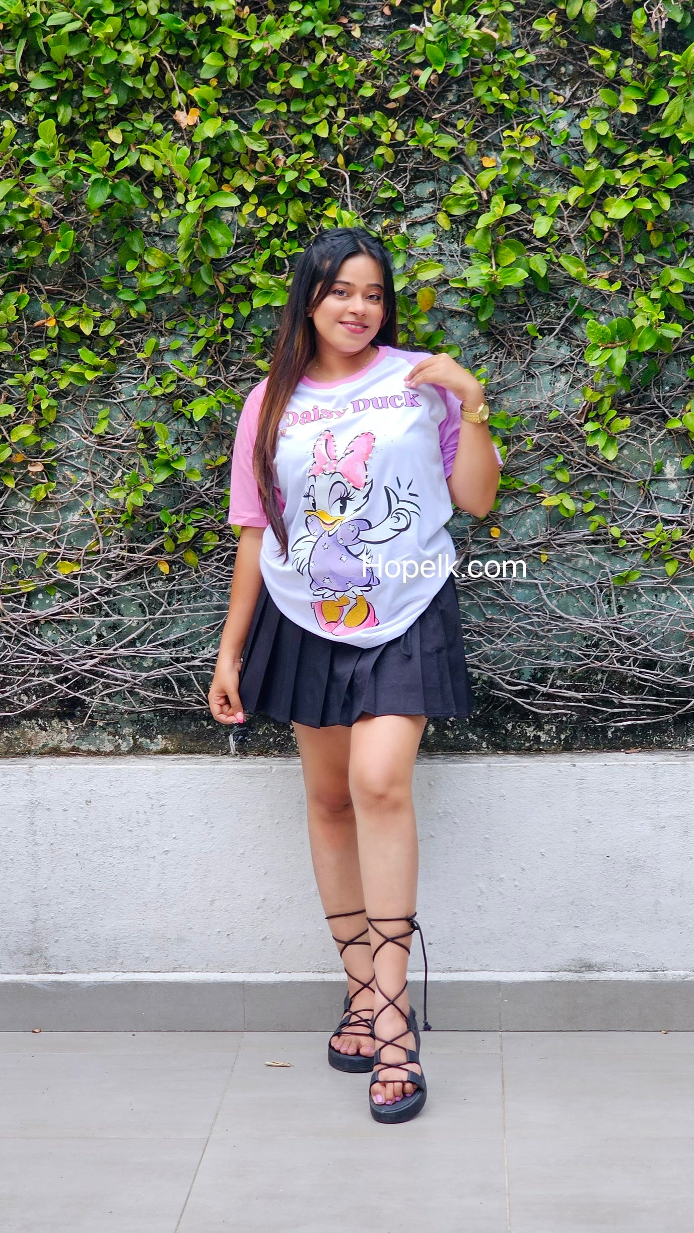 Daisy Duck ( Shine Print & Pearls )